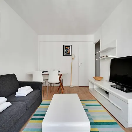 Bright Flat - 1br 4p - Javel