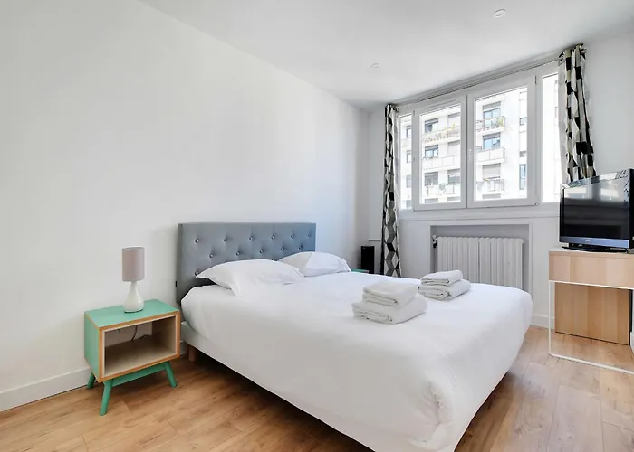 Bright Flat - 1br 4p - Javel Apartment *