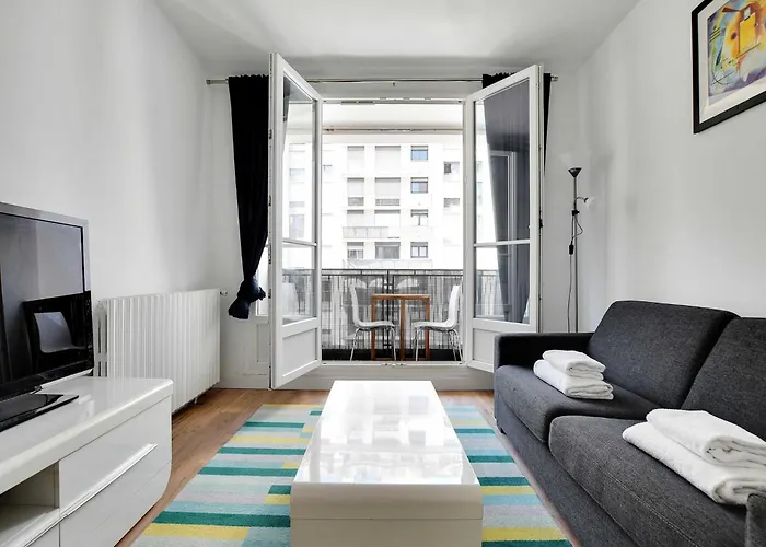 Bright Flat - 1br 4p - Javel