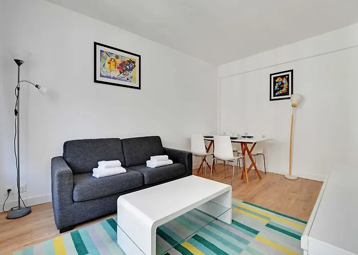 Bright Flat - 1br 4p - Javel